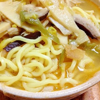 寒い日にはサイコー◎ピリ辛ゴマ味ラーメン